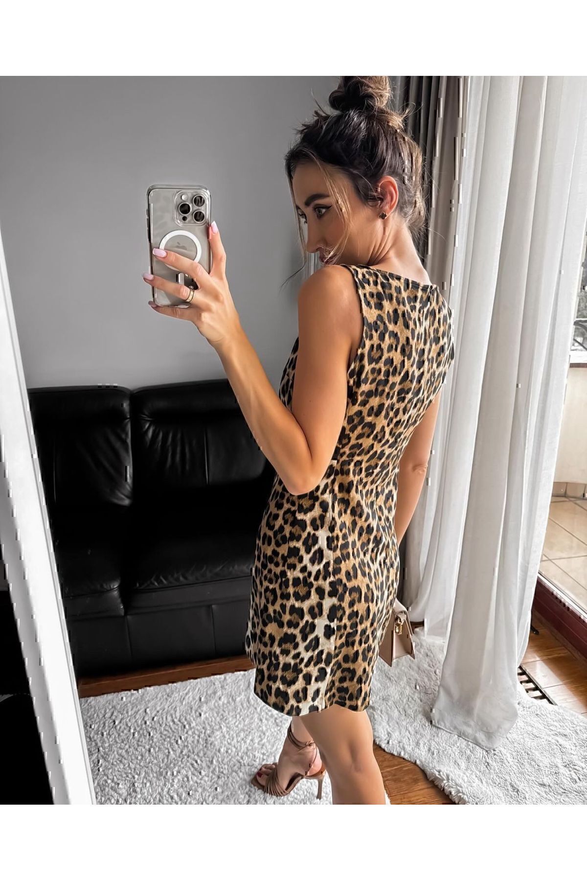 LEOPAR MİNİ FERMUARLI KADIN KOLSUZ YAZLIK ELBİSE LEOPAR MİNİ FERMUARLI KADIN KOLSUZ YAZLIK ELBİSE