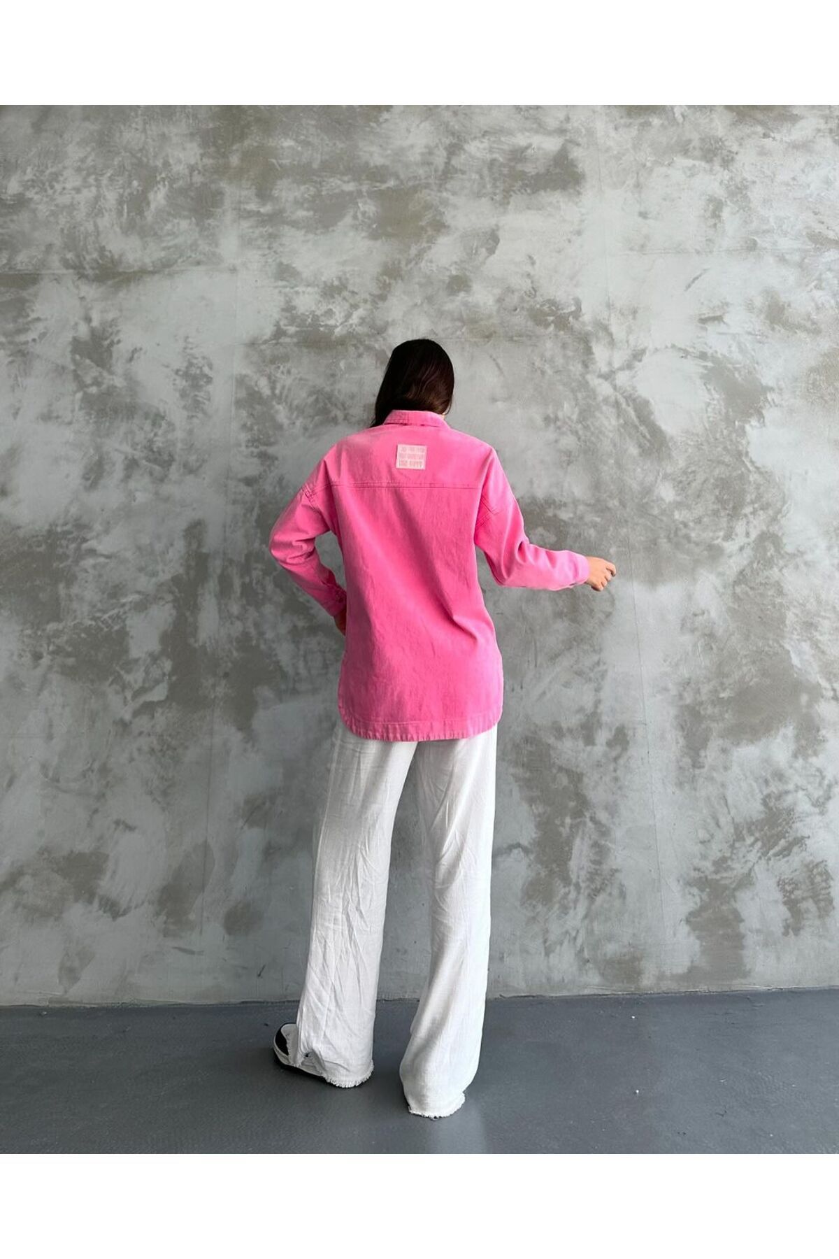 Kadın Pembe Oversize Uzun Kollu Çift Cepli Kot Ceket Gömlek Kadın Pembe Oversize Uzun Kollu Çift Cepli Kot Ceket Gömlek