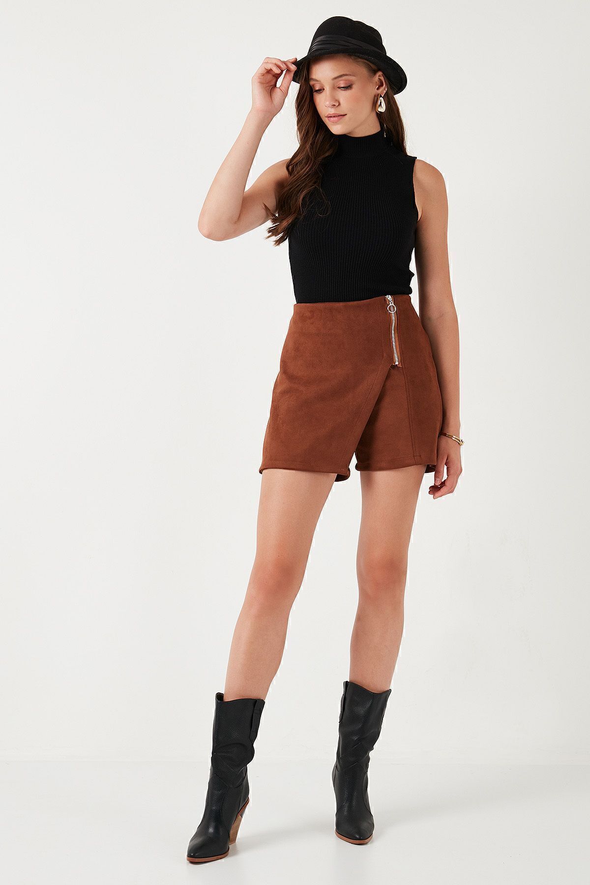 Streç Slim Fit Asimetrik Kesim Fermuarlı Kışlık Şort Etek ŞORT ETEK 5865969 Streç Slim Fit Asimetrik Kesim Fermuarlı Kışlık Şort Etek ŞORT ETEK 5865969