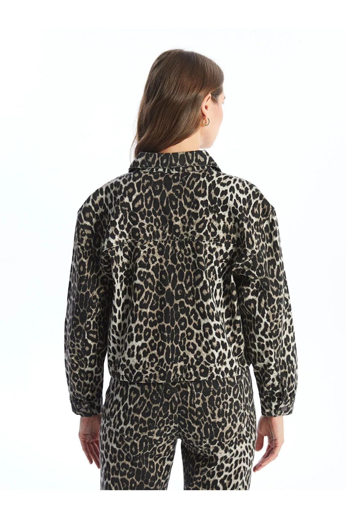 LCW Modest Deve Tüyü Baskılı Gömlek Yaka Leopar Desenli Kadın Jean Ceket LCW Modest Deve Tüyü Baskılı Gömlek Yaka Leopar Desenli Kadın Jean Ceket