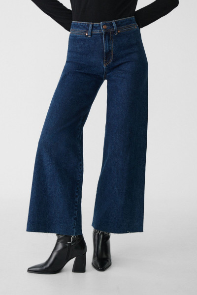 Straight fit minimal jean Straight fit minimal jean
