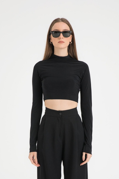 Soft Touch Yarım Boğazlı Kısa Bluz Siyah Soft Touch Yarım Boğazlı Kısa Bluz Siyah