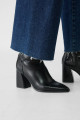 Straight fit minimal jean Straight fit minimal jean