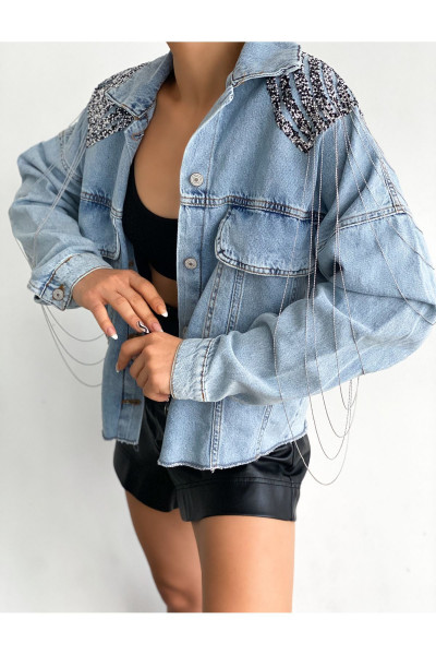 Omuz Apolet ve Zincir Detaylı Oversize Crop Denim Kot Ceket Omuz Apolet ve Zincir Detaylı Oversize Crop Denim Kot Ceket