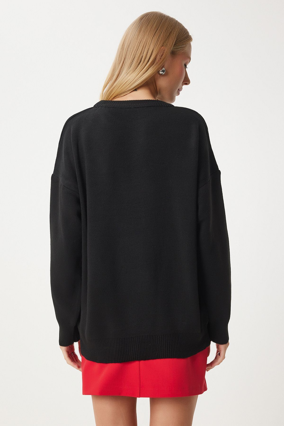Kalp Nakışlı Oversize Triko Kazak SİYAH LYJ0001 Kalp Nakışlı Oversize Triko Kazak SİYAH LYJ0001