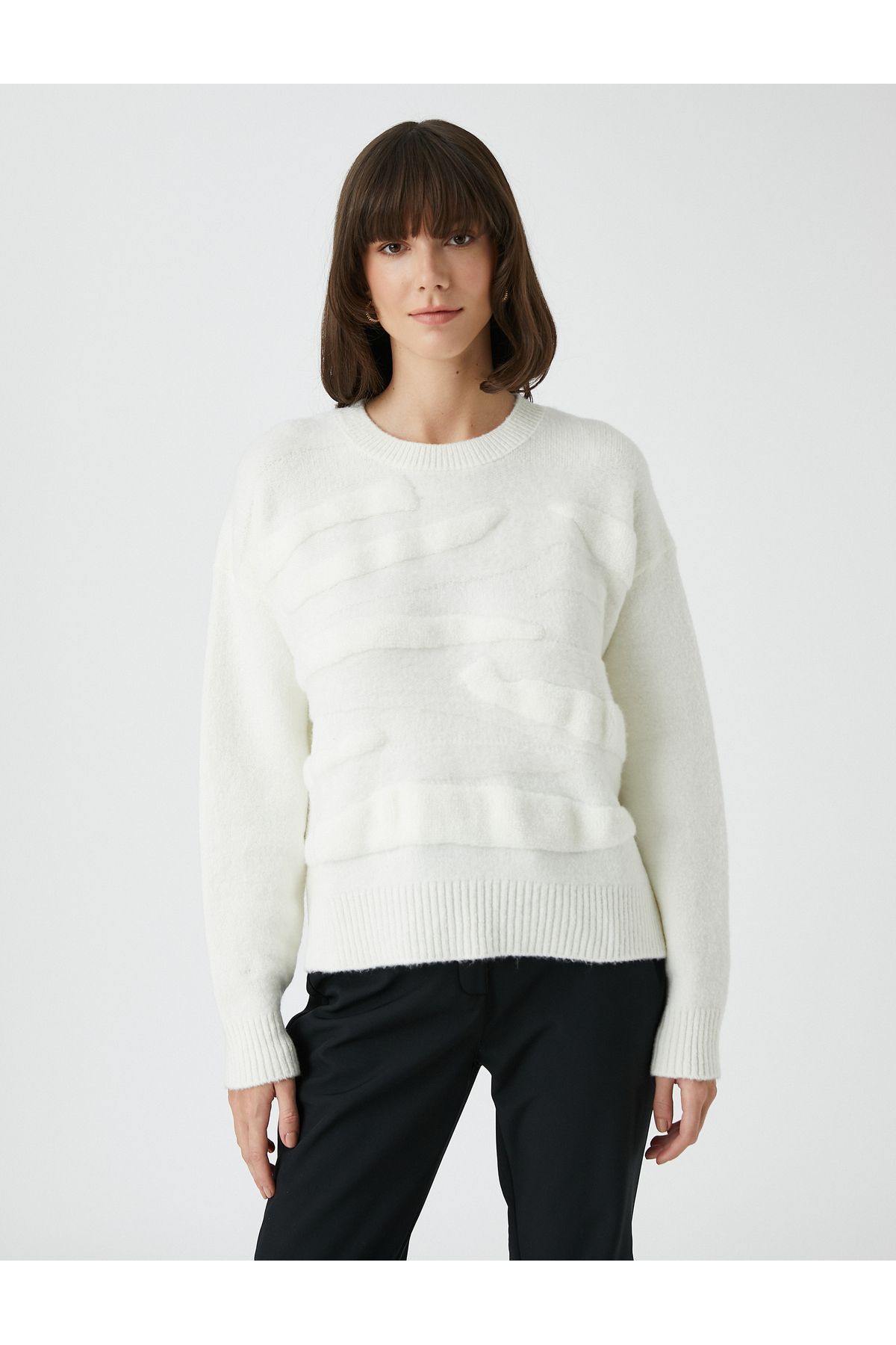 X Şahika Ercümen - Yumuşak Dokulu Bisiklet Yaka Oversize Triko Kazak X Şahika Ercümen - Yumuşak Dokulu Bisiklet Yaka Oversize Triko Kazak