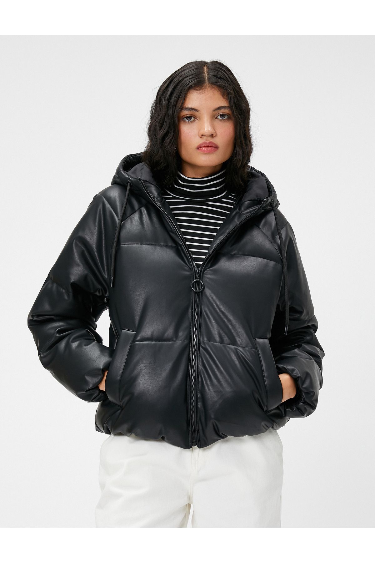 Şişme Mont Deri Görünümlü Kapüşonlu Şişme Mont Deri Görünümlü Kapüşonlu