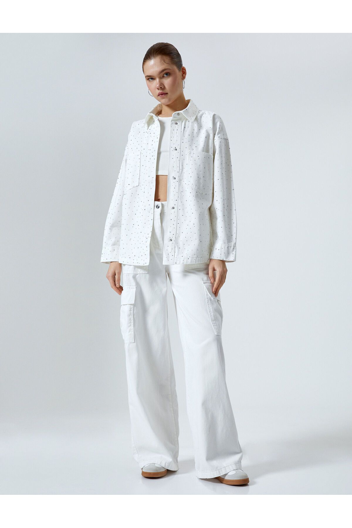 Oversize Taşlı Gömlek Ceket Ekstra Uzun Cepli Oversize Taşlı Gömlek Ceket Ekstra Uzun Cepli