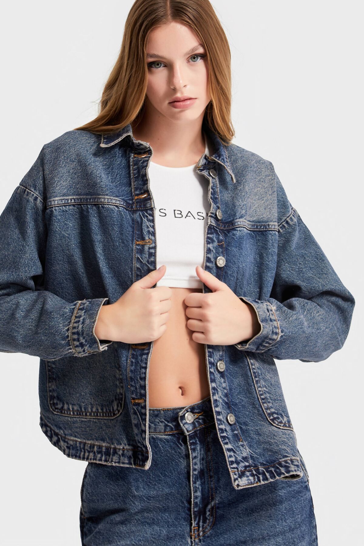 Kadın T.Kot Rengi Oversize Cepli Denim Ceket Kadın T.Kot Rengi Oversize Cepli Denim Ceket