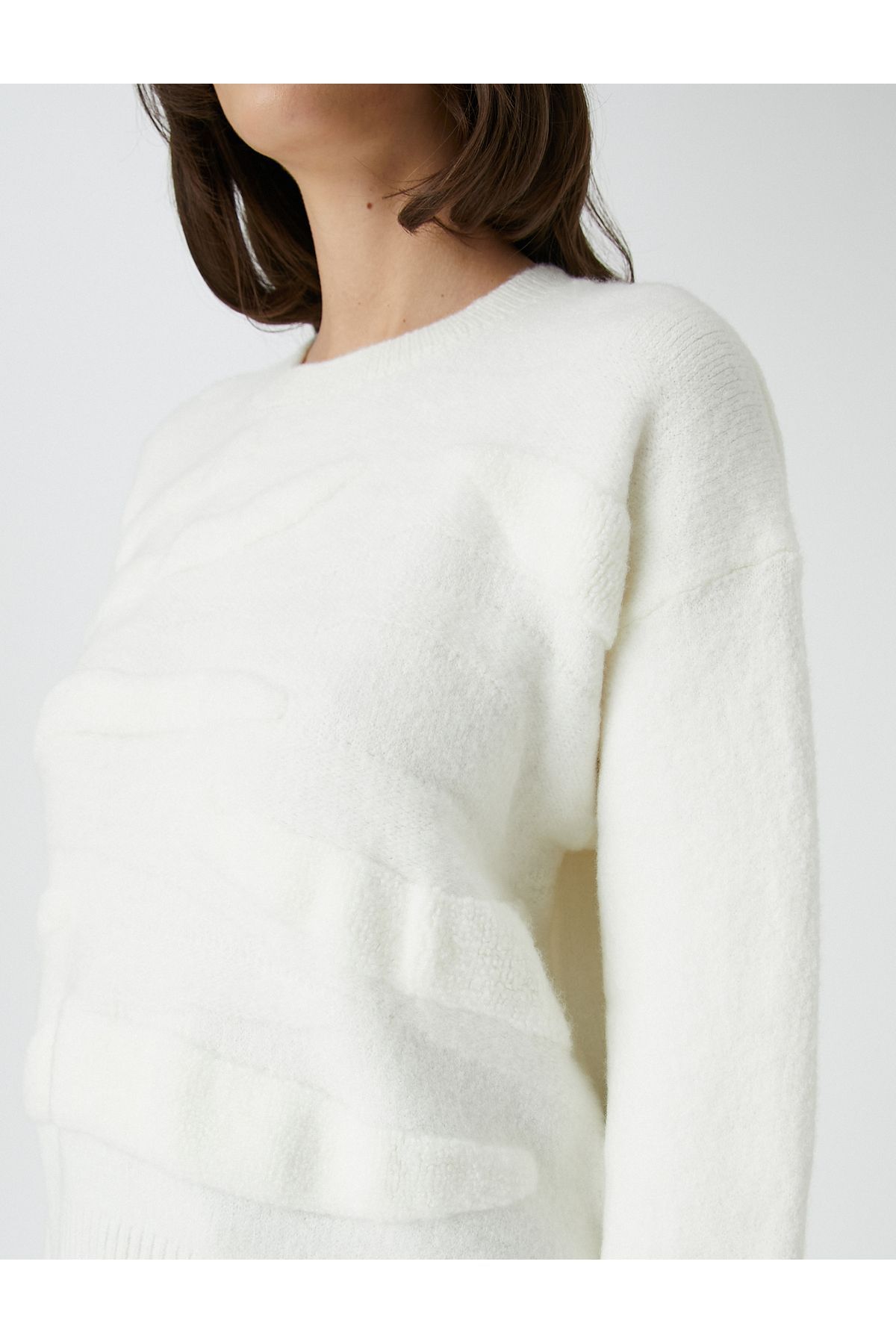 X Şahika Ercümen - Yumuşak Dokulu Bisiklet Yaka Oversize Triko Kazak X Şahika Ercümen - Yumuşak Dokulu Bisiklet Yaka Oversize Triko Kazak