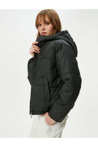 Kısa Şişme Mont Fermuarlı Kapüşonlu Cepli Kısa Şişme Mont Fermuarlı Kapüşonlu Cepli