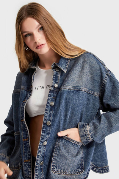 Kadın T.Kot Rengi Oversize Cepli Denim Ceket Kadın T.Kot Rengi Oversize Cepli Denim Ceket