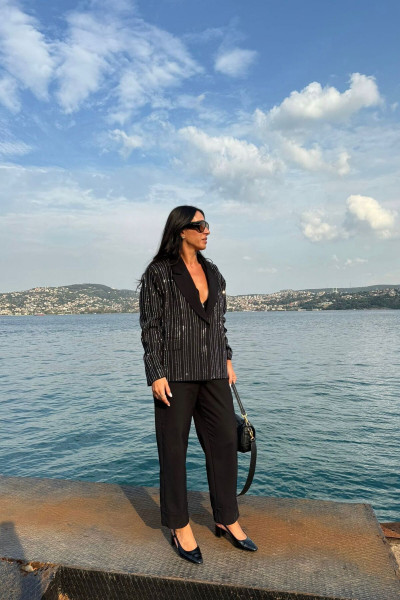 Siyah Taşlı Blazer Ceket Siyah Taşlı Blazer Ceket