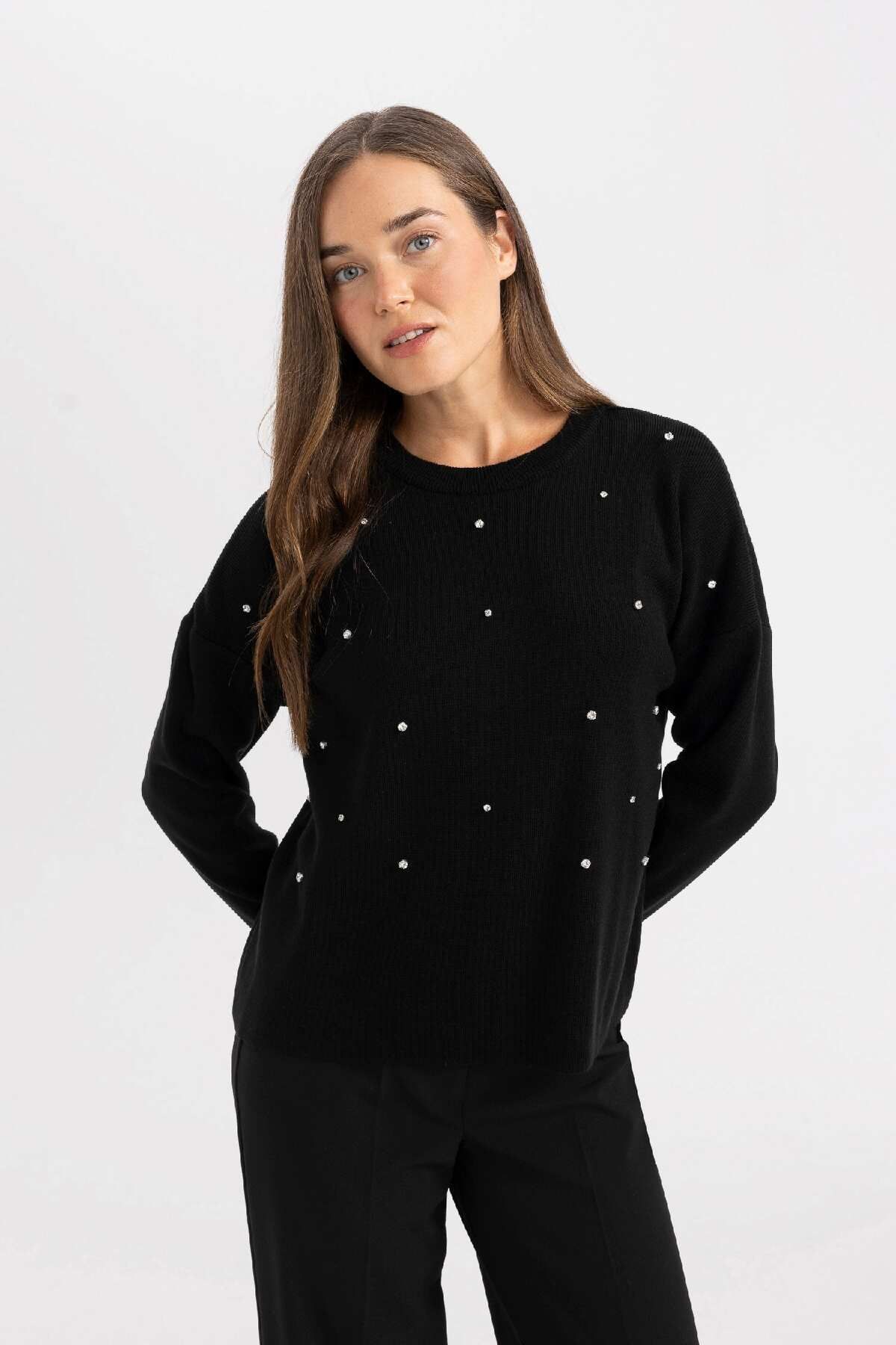 Regular Fit Bisiklet Yaka Taşlı Siyah Triko Kazak R0726az24wn Regular Fit Bisiklet Yaka Taşlı Siyah Triko Kazak R0726az24wn