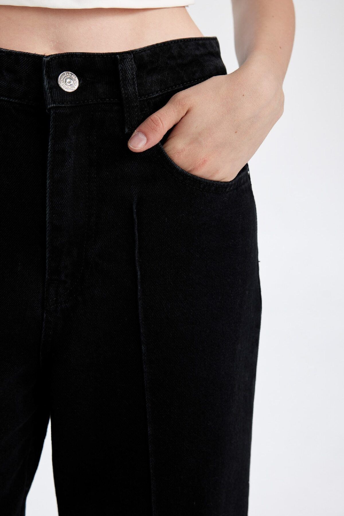Kısa Geniş Paça Yüksek Bel Crop Jean Pantolon D8356ax24au Kısa Geniş Paça Yüksek Bel Crop Jean Pantolon D8356ax24au