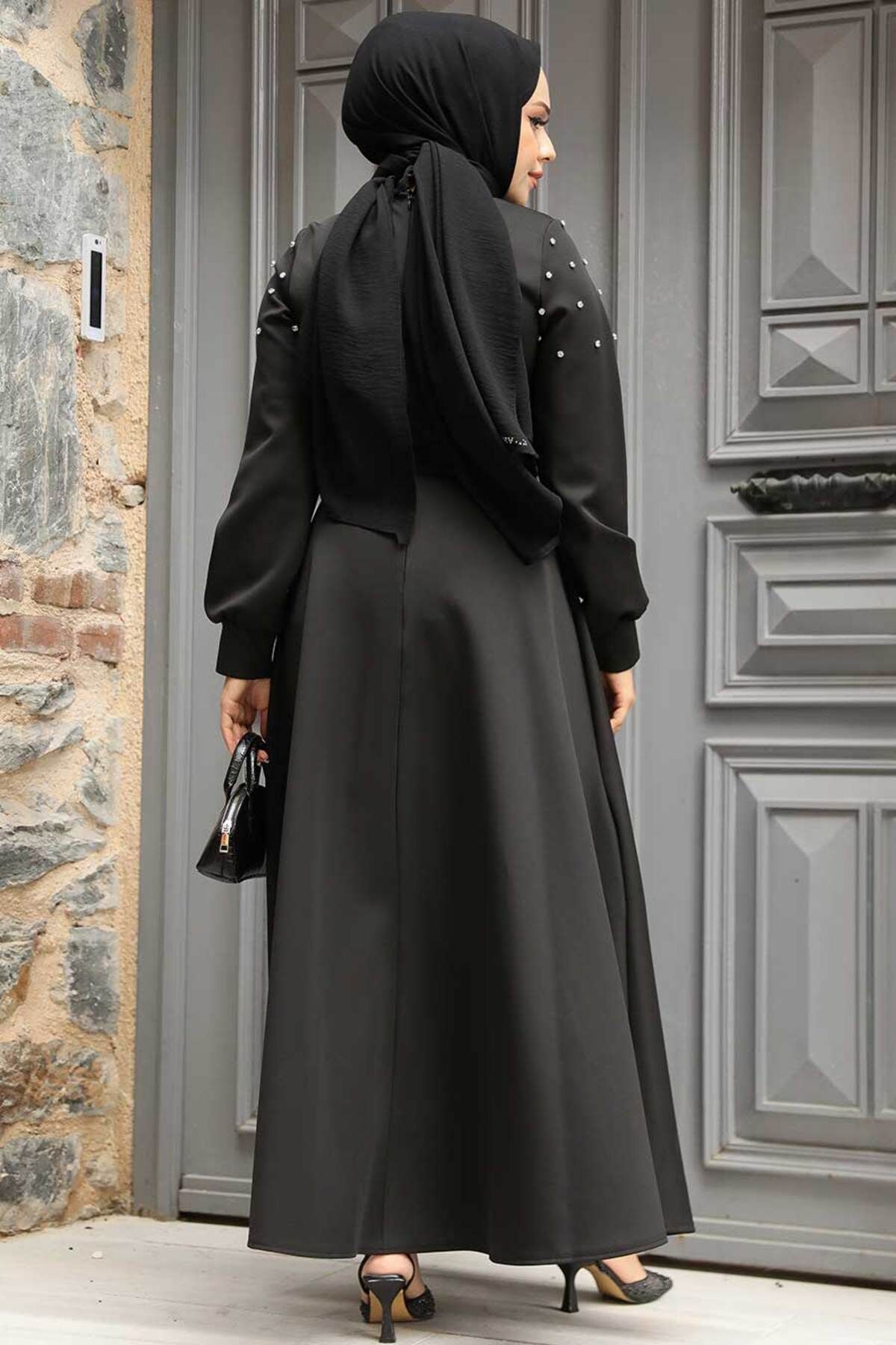 Kolları Boncuk İşlemeli Siyah Tesettür Elbise 23631S