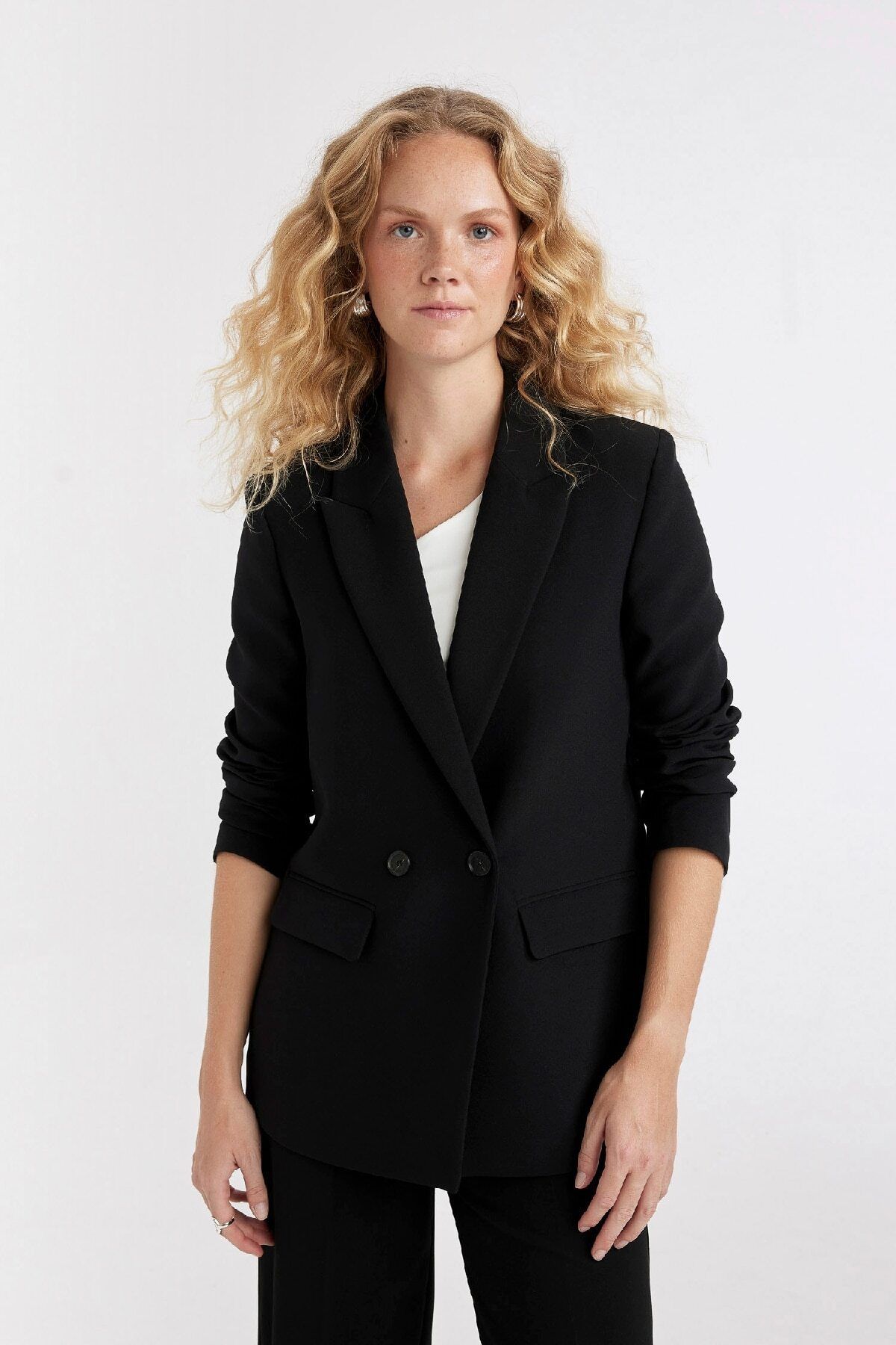 Oversize Geniş Kalıp Ceket Yaka Düğmeli Basic Düz Blazer Ceket C2457ax24au Oversize Geniş Kalıp Ceket Yaka Düğmeli Basic Düz Blazer Ceket C2457ax24au