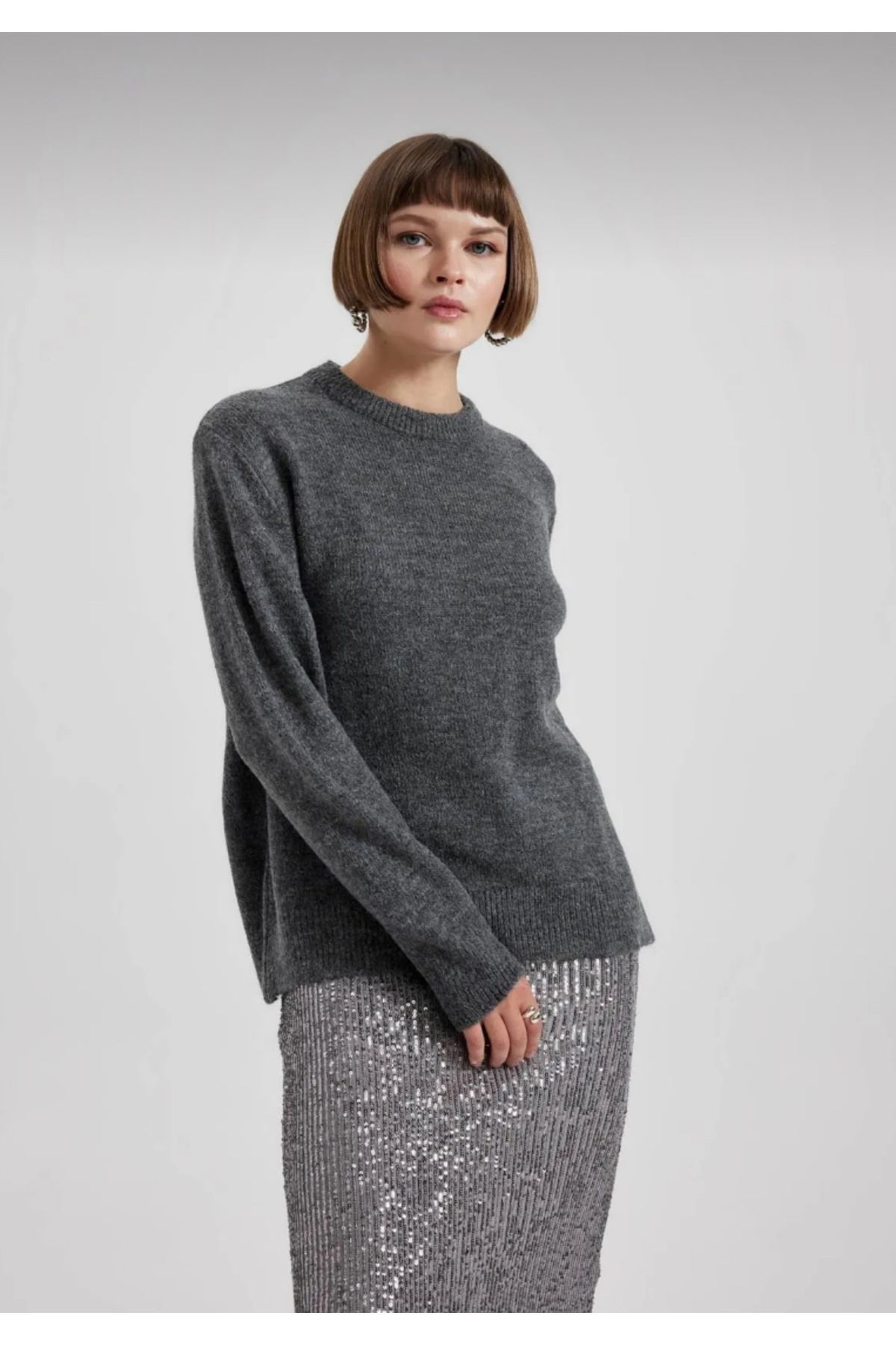Regular Fit bisiklet yaka exra yumuşak yünlü Dokulu oversize kadın kazak Regular Fit bisiklet yaka exra yumuşak yünlü Dokulu oversize kadın kazak