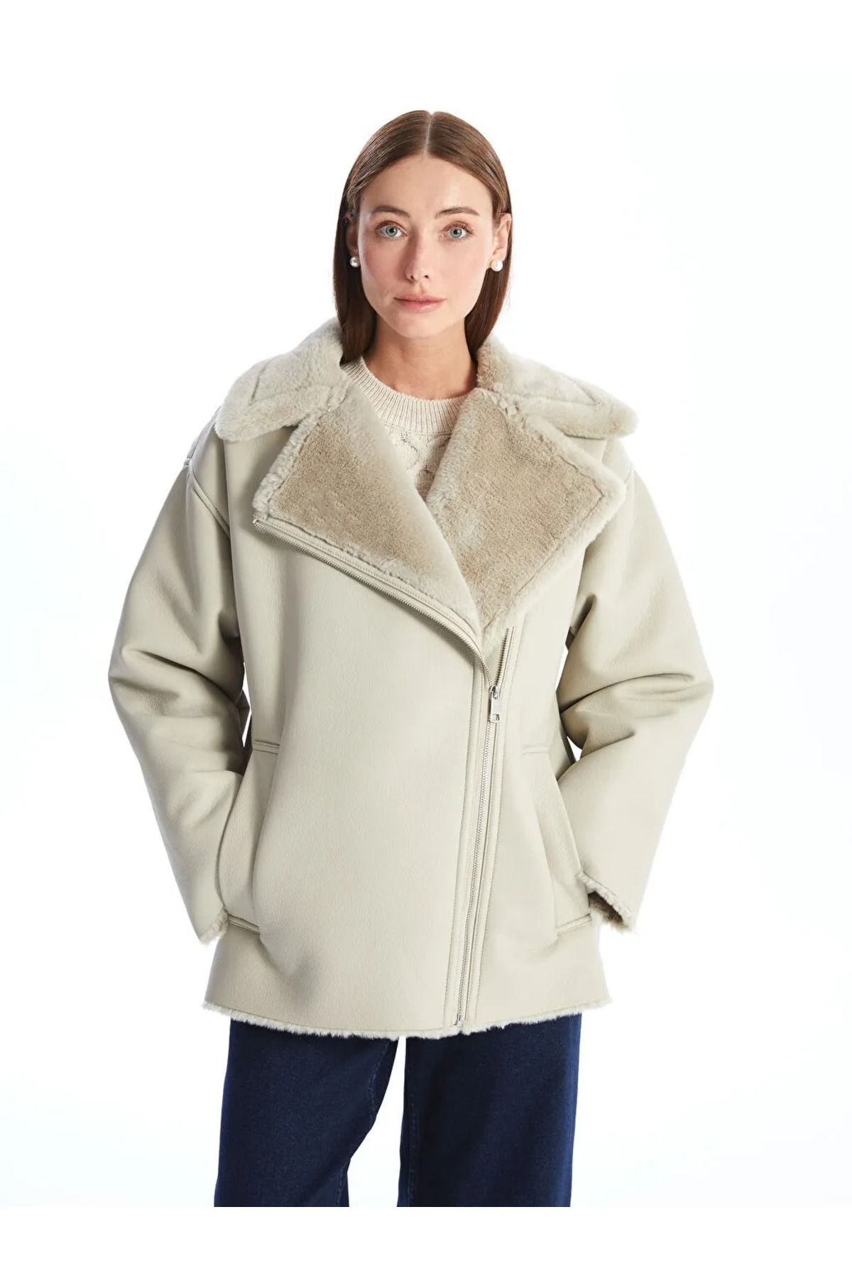 LCWAIKIKI Classic Açık Gri Kadın Biker Yaka Düz Deri Görünümlü Mont LCWAIKIKI Classic Açık Gri Kadın Biker Yaka Düz Deri Görünümlü Mont