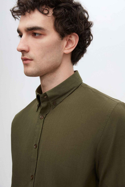 Slim Fit Haki Düğmeli Yaka %100 Pamuk Yazlık Flamlı Keten Görünümlü Gömlek Slim Fit Haki Düğmeli Yaka %100 Pamuk Yazlık Flamlı Keten Görünümlü Gömlek