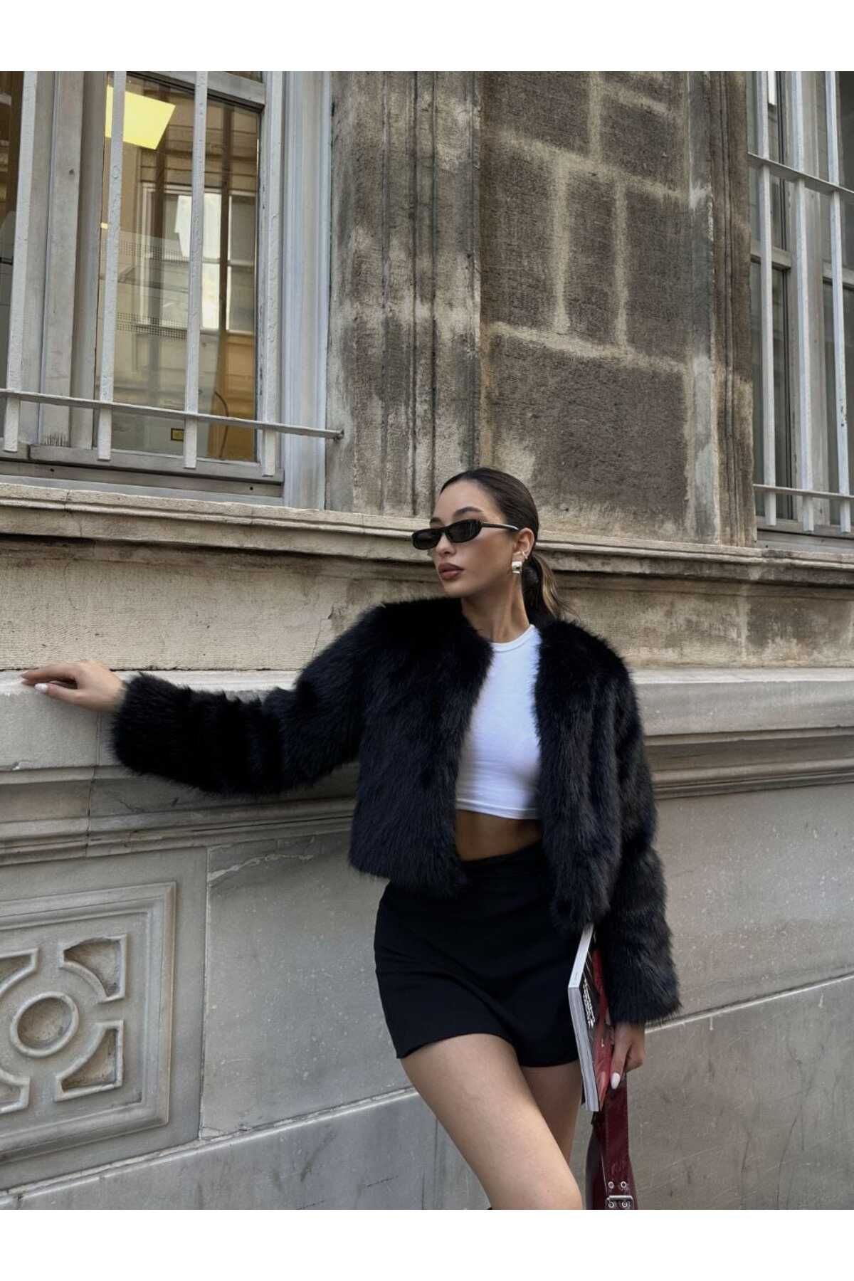 Yakasiz I?thal Kali?teli? Kürk Yakasiz I?thal Kali?teli? Kürk