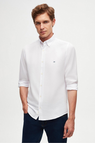 Slim Fit Beyaz Oxford Düğmeli Yaka Kolay Ütülenebilir Nakış Detaylı Pamuklu Gömlek Slim Fit Beyaz Oxford Düğmeli Yaka Kolay Ütülenebilir Nakış Detaylı Pamuklu Gömlek
