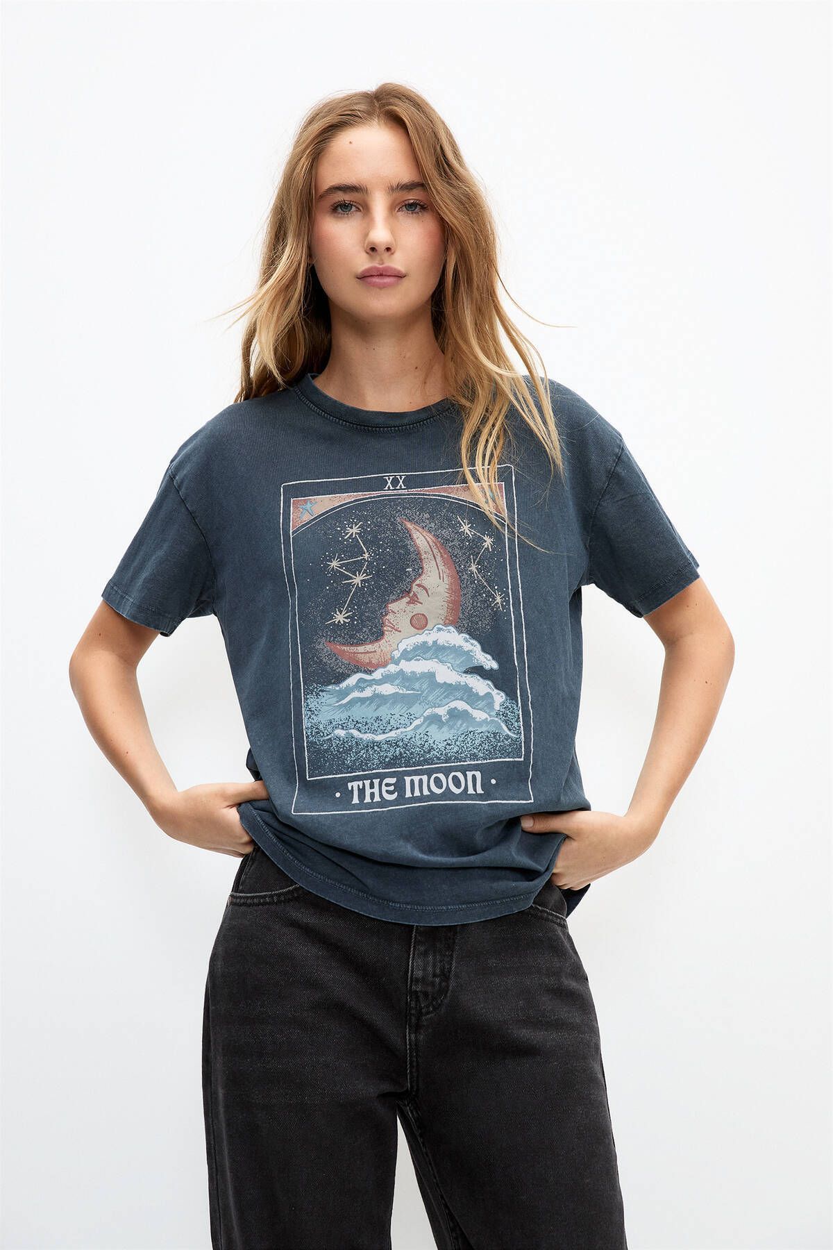 Kısa kollu ve tarot baskılı t-shirt Kısa kollu ve tarot baskılı t-shirt
