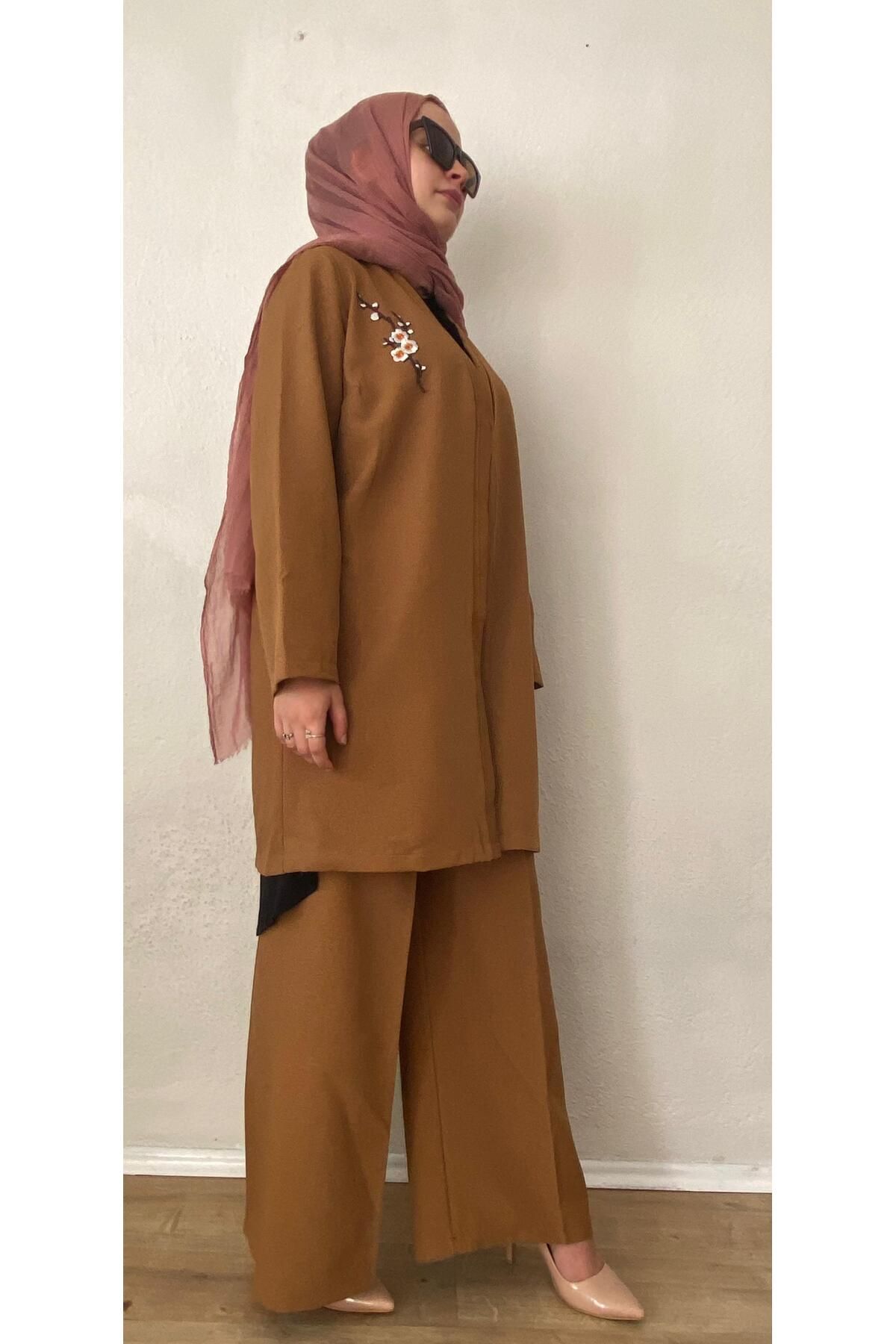 Mevsimlik kumaş 2 parça takım Önü bantlı ceket ve Bol paça pantalon Mevsimlik kumaş 2 parça takım Önü bantlı ceket ve Bol paça pantalon