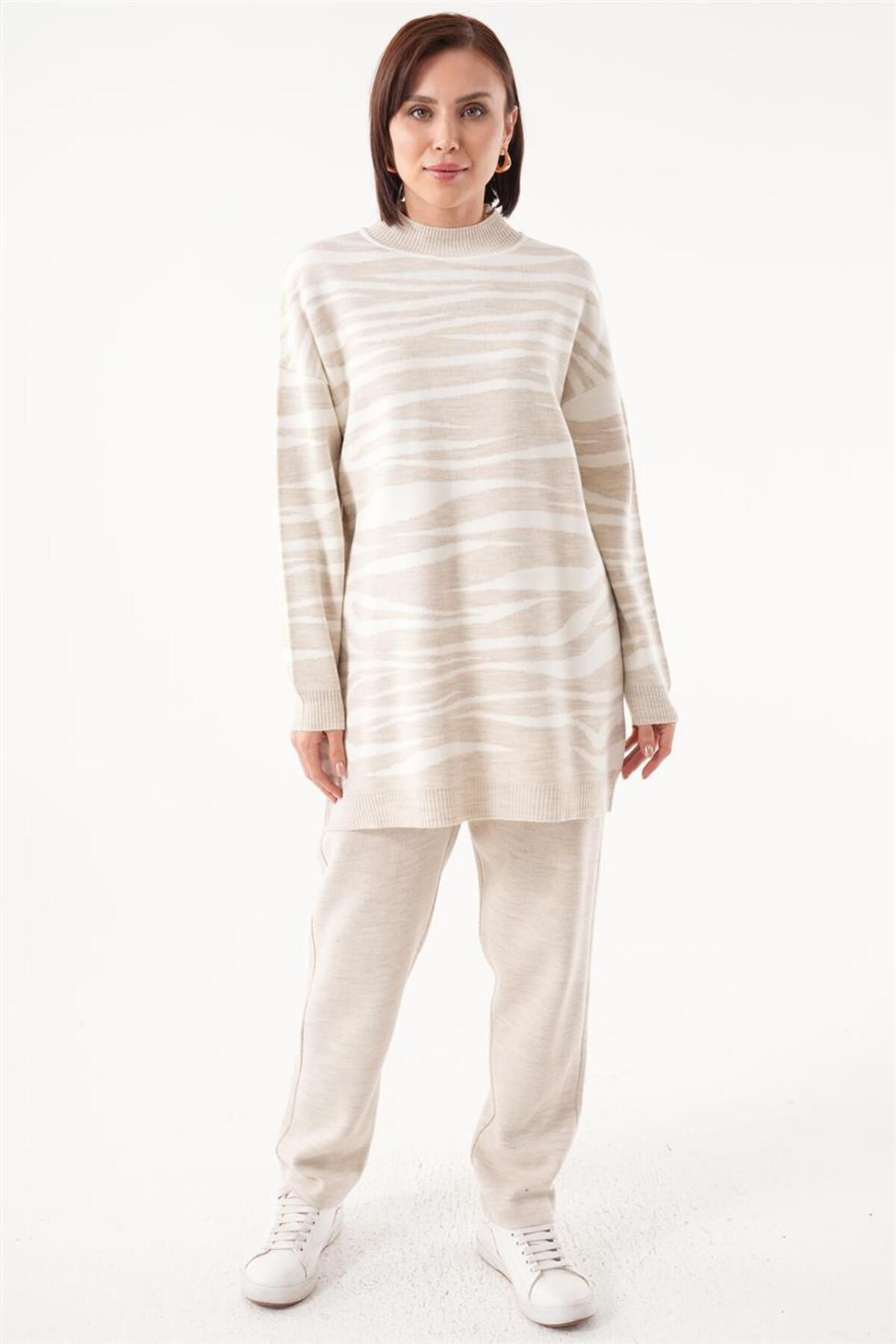 Zebra Çizgili Triko Tunik-pantolon Krem-bej Ikili Takım Zebra Çizgili Triko Tunik-pantolon Krem-bej Ikili Takım