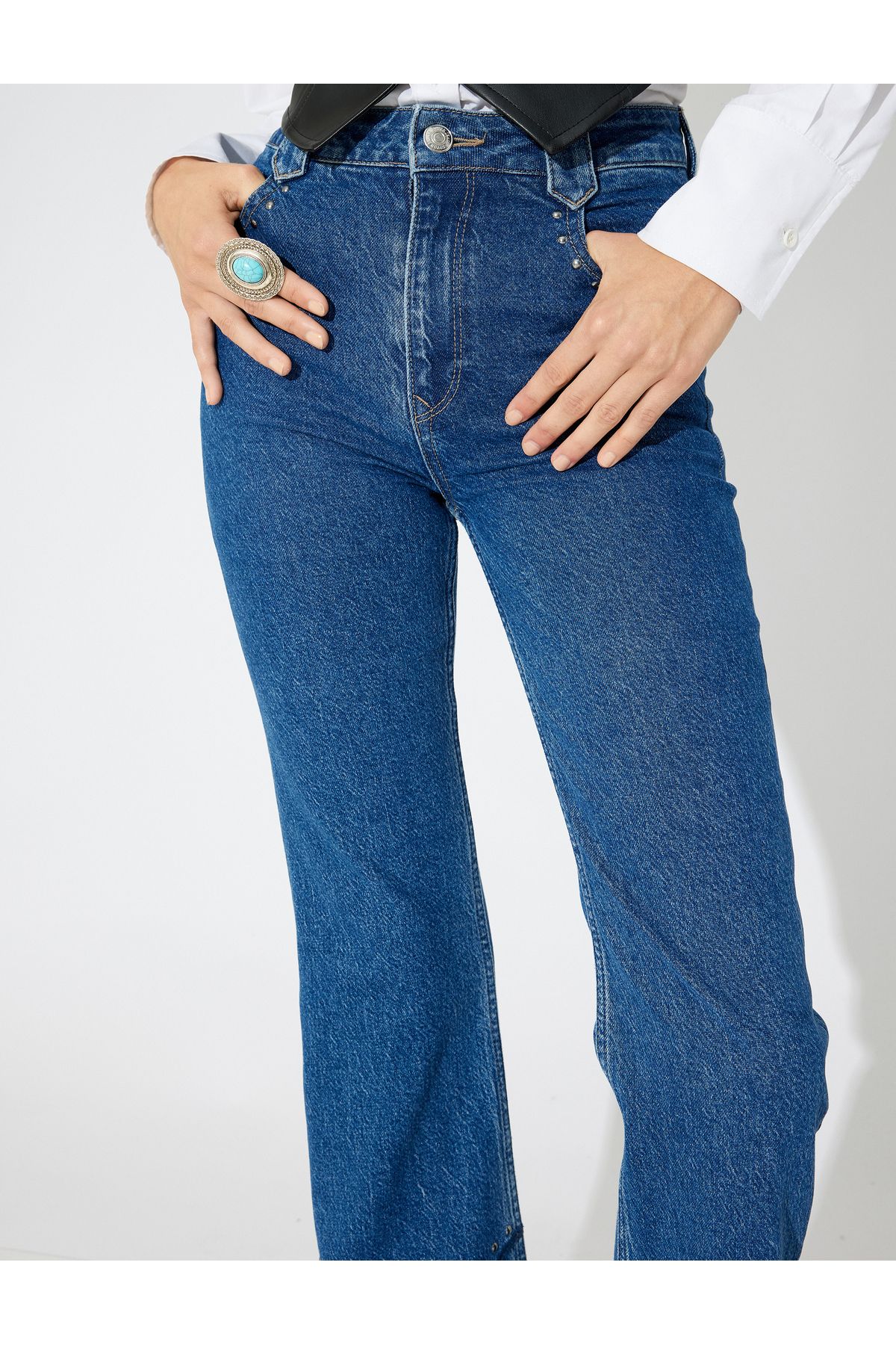 X Zeynep Bastık - Nakışlı Ispanyol Paça Kot Pantolon Boncuk Işlemeli - Flare Jeans X Zeynep Bastık - Nakışlı Ispanyol Paça Kot Pantolon Boncuk Işlemeli - Flare Jeans