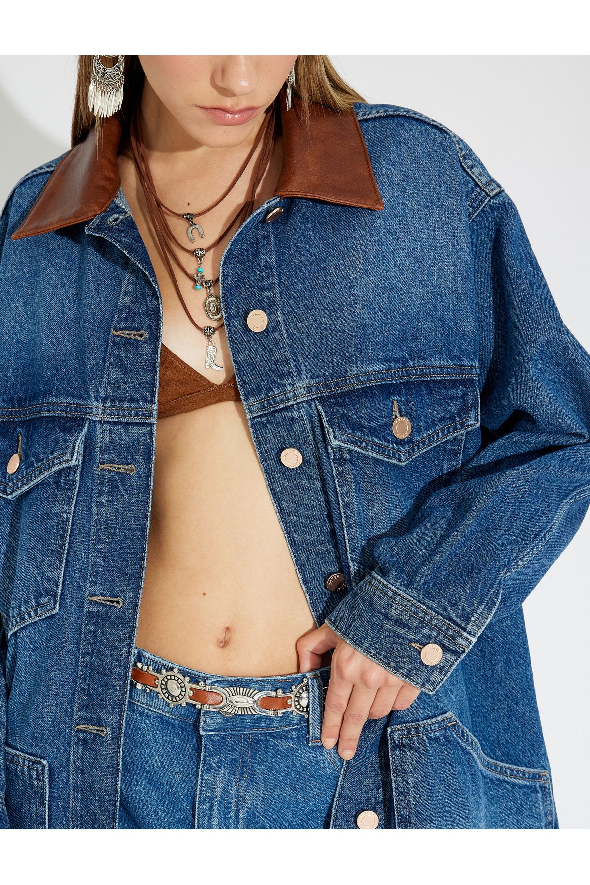 X Zeynep Bastık - Oversize Uzun Kot Ceket Suni Deri Yaka Detaylı Cepli X Zeynep Bastık - Oversize Uzun Kot Ceket Suni Deri Yaka Detaylı Cepli