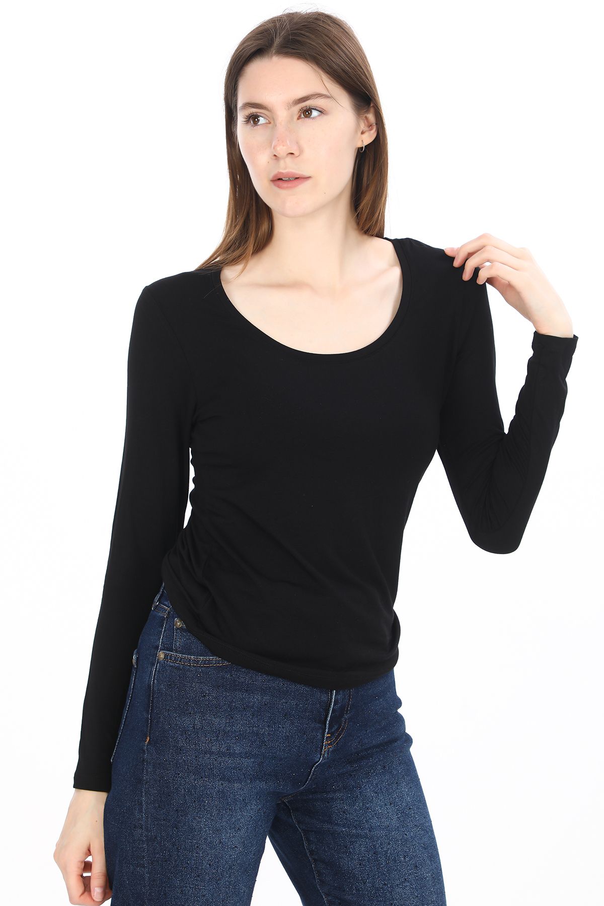 Kadın Viskon Dekolte Yaka Slim Fit Tişört-Siyah Kadın Viskon Dekolte Yaka Slim Fit Tişört-Siyah
