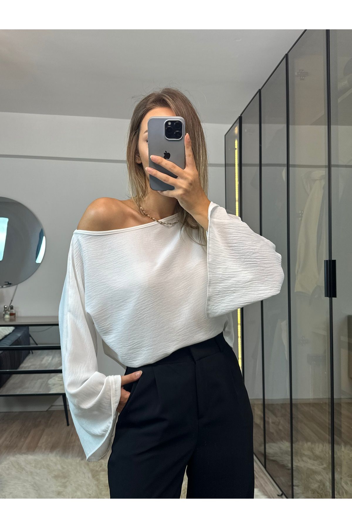 Vanessa Beyaz Kayık Yaka Bluz Vanessa Beyaz Kayık Yaka Bluz