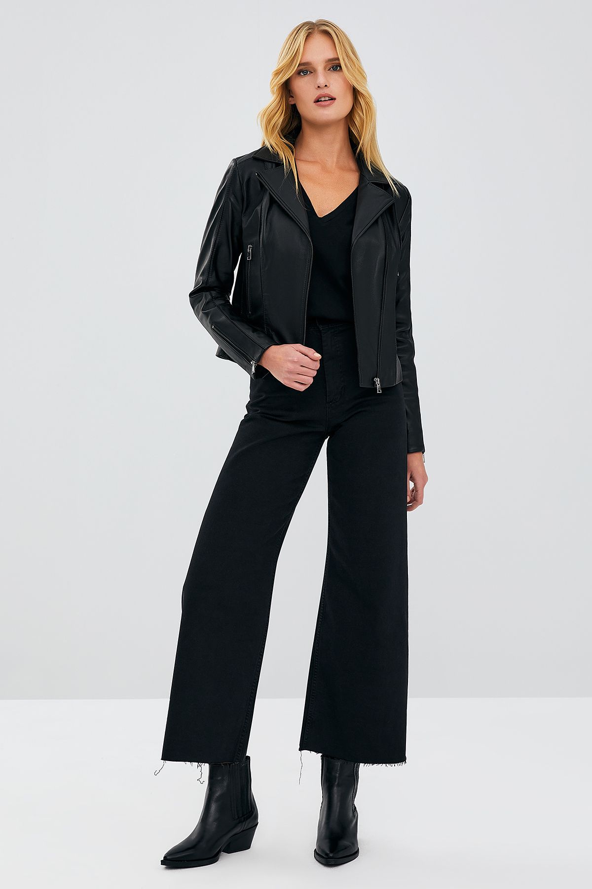 Kiara Kadın Siyah Slim-fit Biker Deri Ceket 20sgd5859u4 Kiara Kadın Siyah Slim-fit Biker Deri Ceket 20sgd5859u4