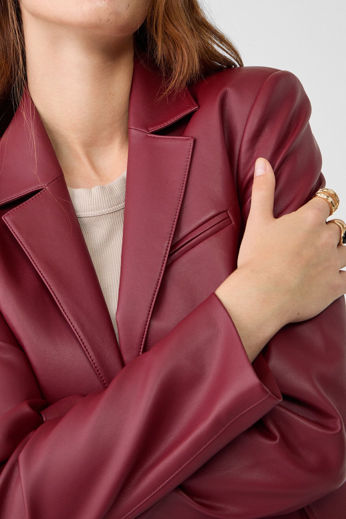 Vücuda oturan suni deri blazer Vücuda oturan suni deri blazer