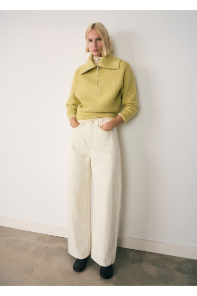 Yakası Fermuarlı Kazak Yakası Fermuarlı Kazak