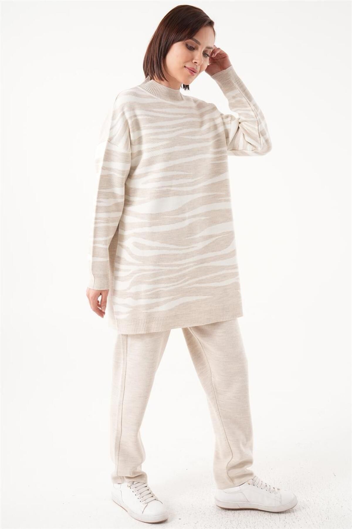 Zebra Çizgili Triko Tunik-pantolon Krem-bej Ikili Takım Zebra Çizgili Triko Tunik-pantolon Krem-bej Ikili Takım