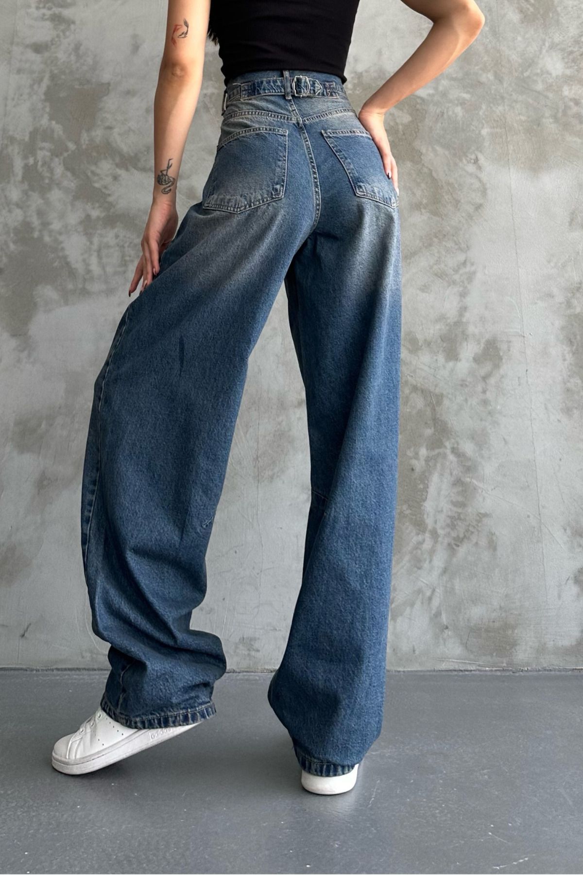 Toka Detaylı Bol Kesim Geniş Paça Rahat Baggy Jean Pantolon Toka Detaylı Bol Kesim Geniş Paça Rahat Baggy Jean Pantolon