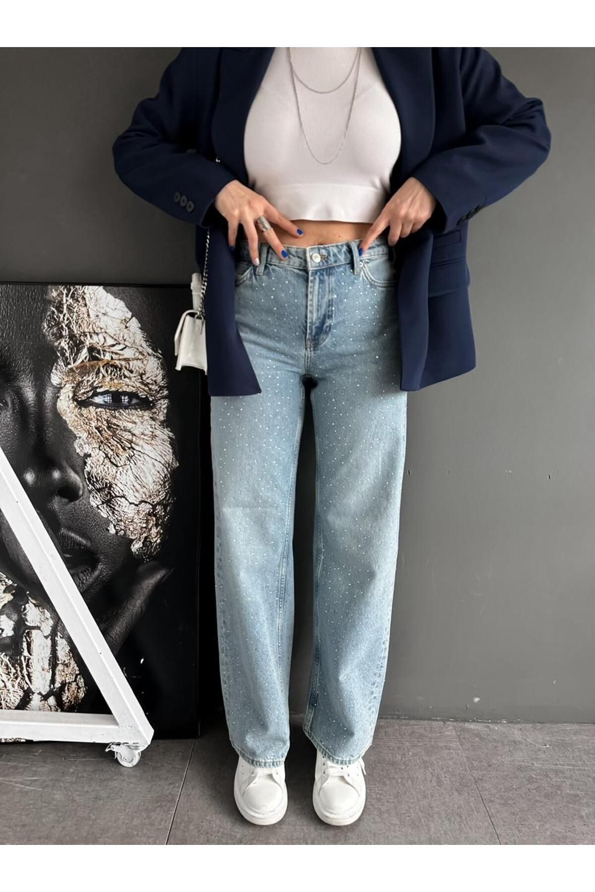 Mavi Serpme Taşlı Jean Mavi Serpme Taşlı Jean