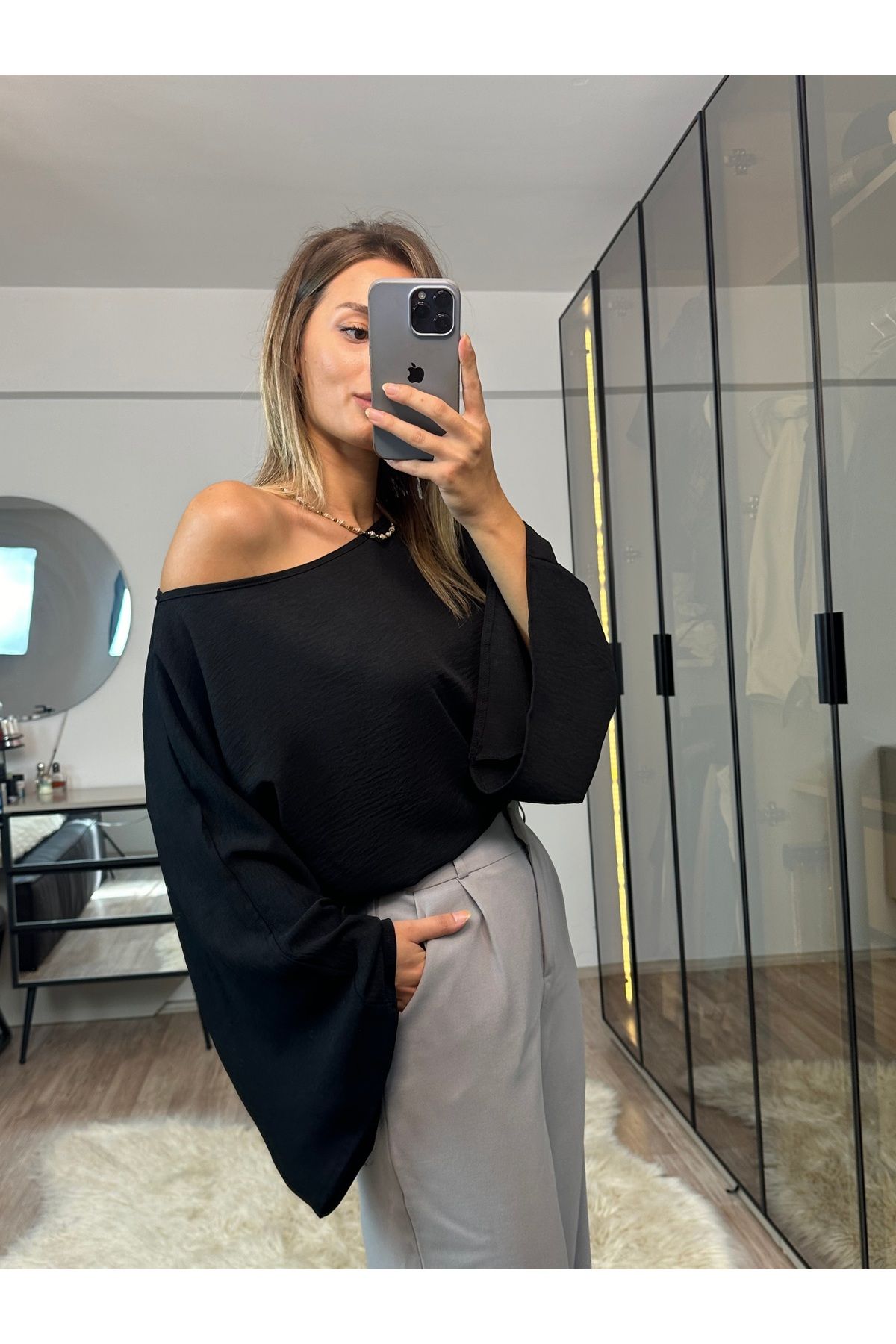 Vanessa Siyah Kayık Yaka Bluz Vanessa Siyah Kayık Yaka Bluz