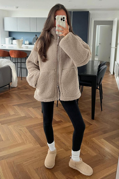 Kahverengi Dik Yakalı Cepli Peluş Mont MG1966 Kahverengi Dik Yakalı Cepli Peluş Mont MG1966