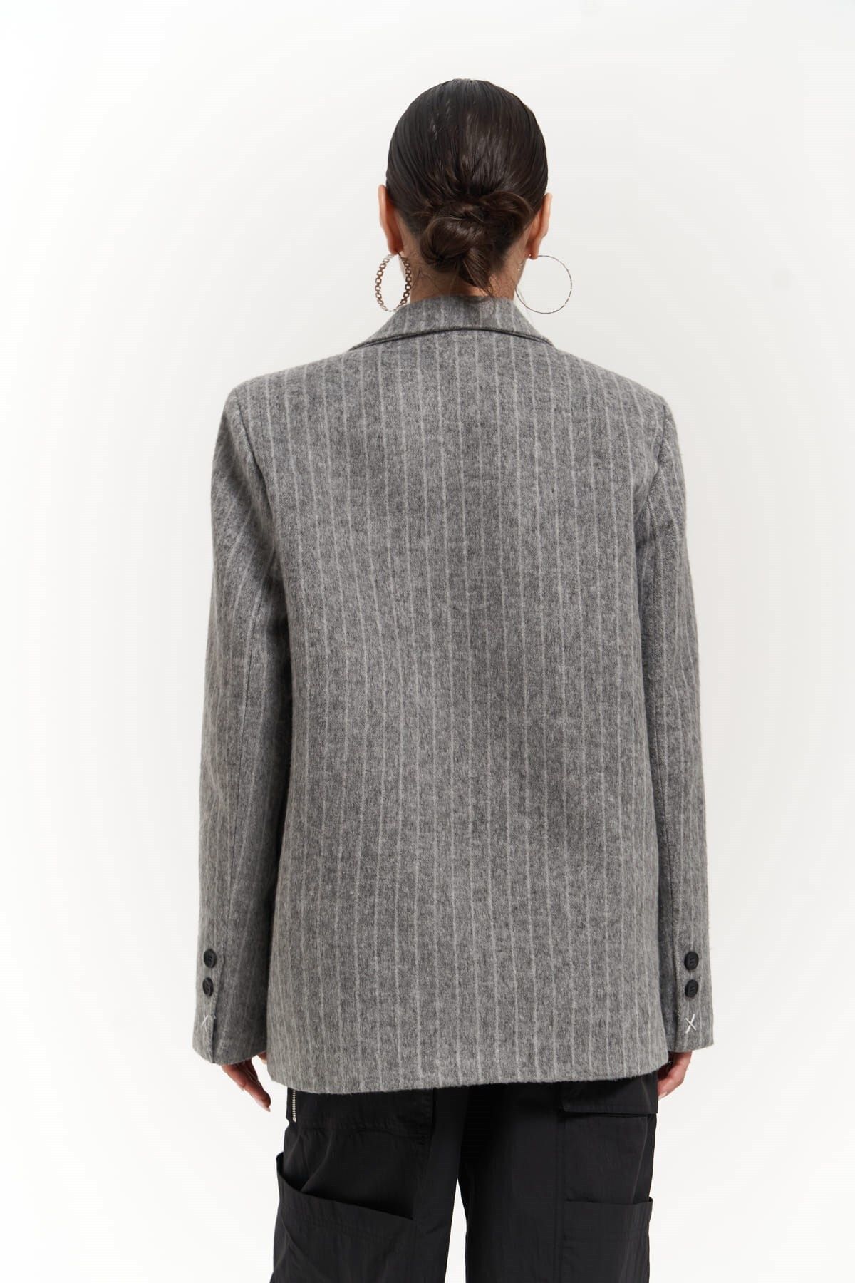 Peters Dikiş Detaylı Çizgili Füme Blazer Peters Dikiş Detaylı Çizgili Füme Blazer