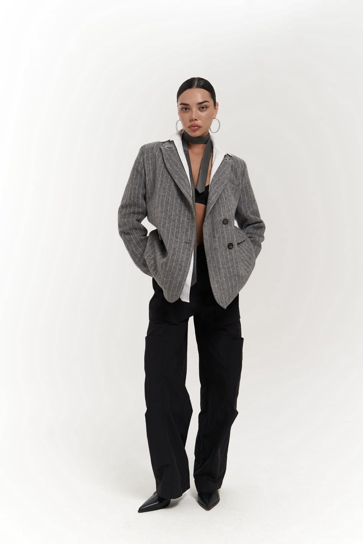 Peters Dikiş Detaylı Çizgili Füme Blazer Peters Dikiş Detaylı Çizgili Füme Blazer