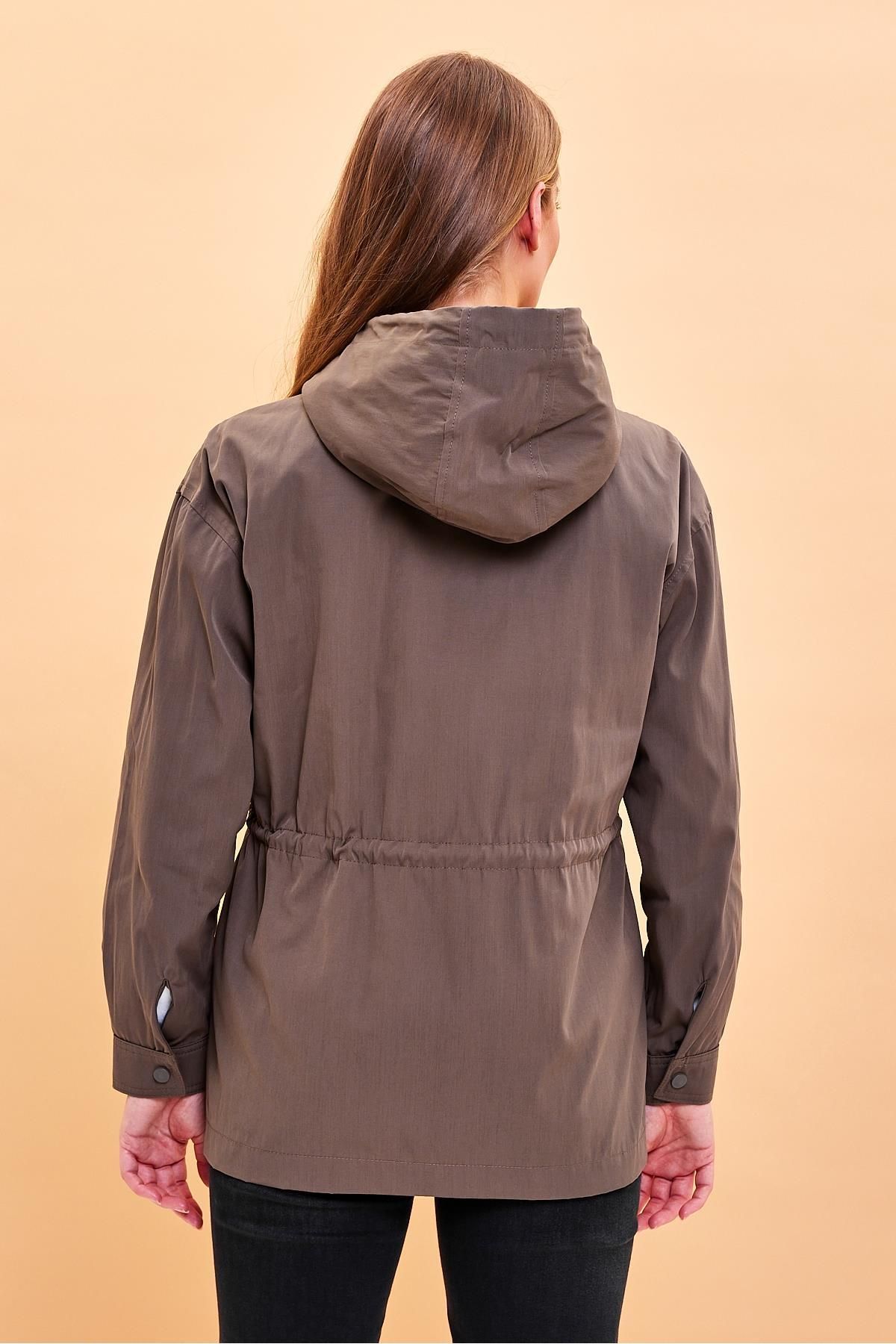 Kadın Sharon Haki Kapüşonlu Gabardin Parka Kadın Sharon Haki Kapüşonlu Gabardin Parka