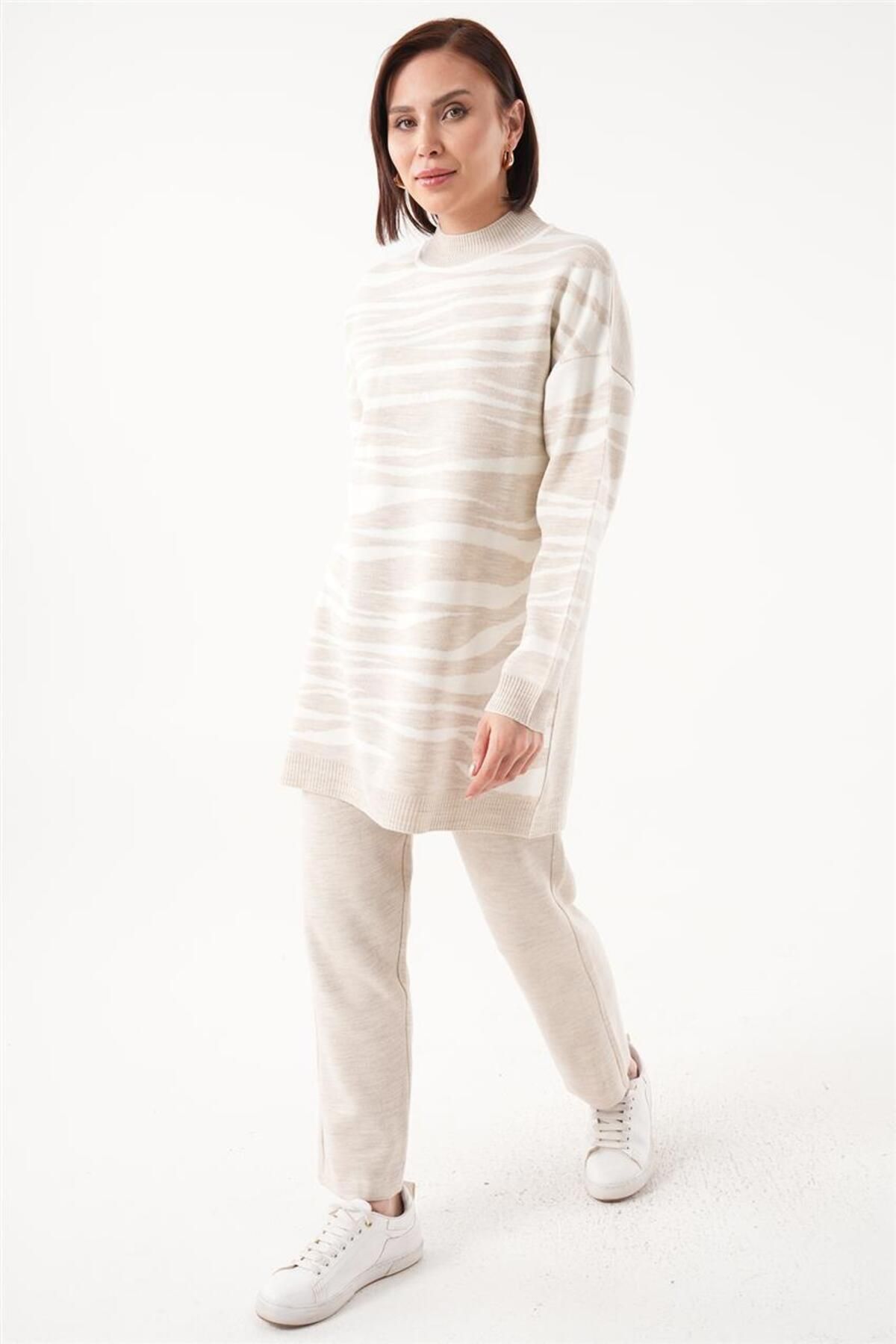Zebra Çizgili Triko Tunik-pantolon Krem-bej Ikili Takım Zebra Çizgili Triko Tunik-pantolon Krem-bej Ikili Takım