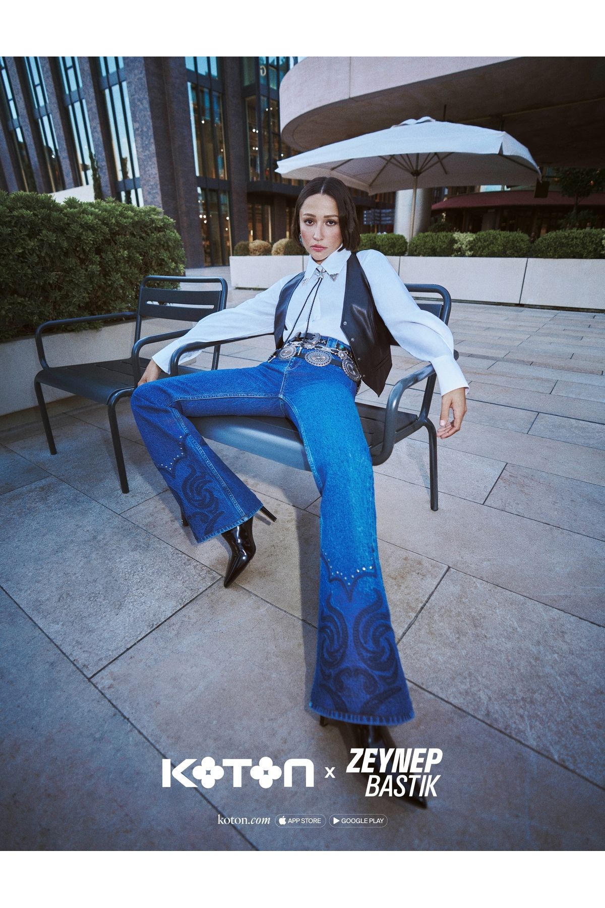 X Zeynep Bastık - Nakışlı Ispanyol Paça Kot Pantolon Boncuk Işlemeli - Flare Jeans X Zeynep Bastık - Nakışlı Ispanyol Paça Kot Pantolon Boncuk Işlemeli - Flare Jeans
