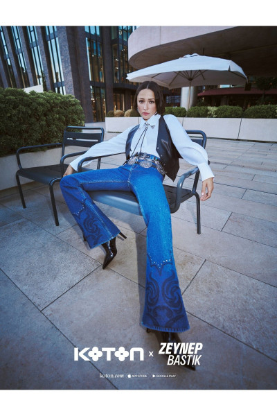 X Zeynep Bastık - Nakışlı Ispanyol Paça Kot Pantolon Boncuk Işlemeli - Flare Jeans X Zeynep Bastık - Nakışlı Ispanyol Paça Kot Pantolon Boncuk Işlemeli - Flare Jeans