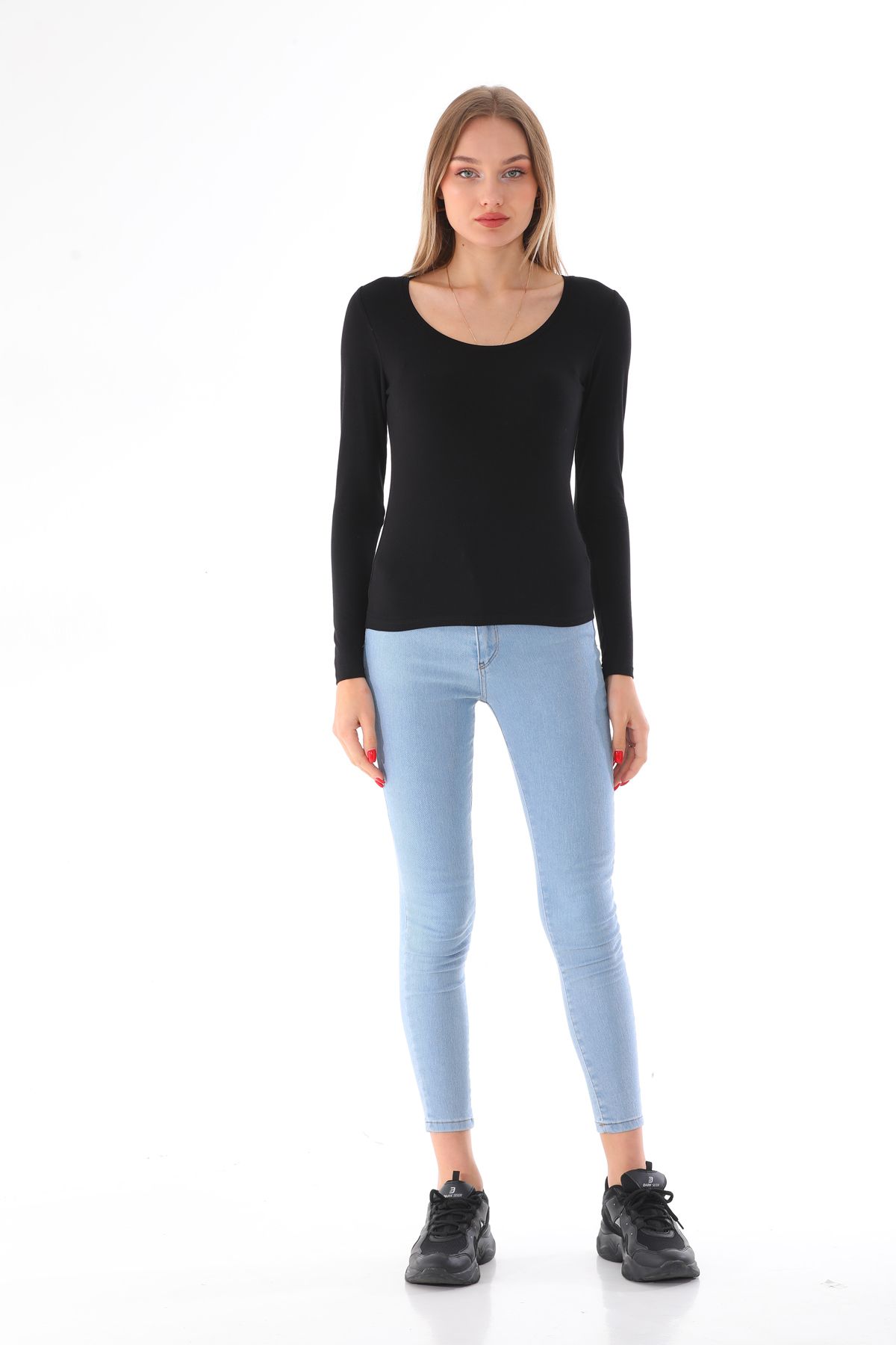 Kadın Viskon Dekolte Yaka Slim Fit Tişört-Siyah Kadın Viskon Dekolte Yaka Slim Fit Tişört-Siyah