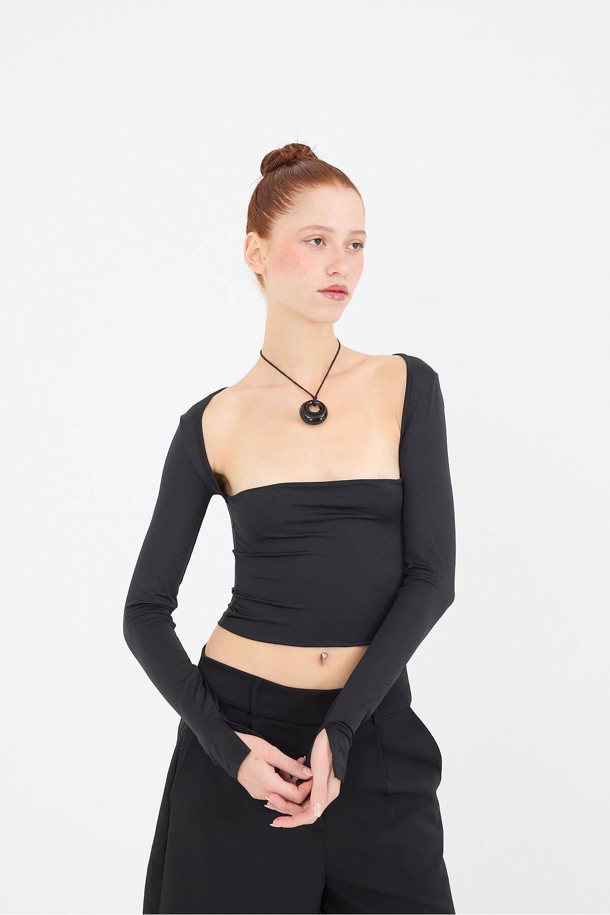 Kare Yaka Uzun Kollu Crop Bluz B24-0007-x5 Kare Yaka Uzun Kollu Crop Bluz B24-0007-x5