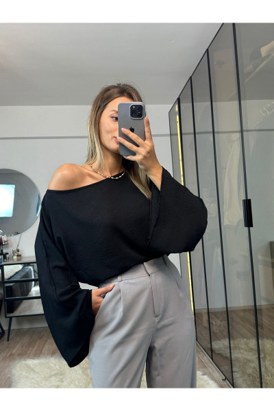 Vanessa Siyah Kayık Yaka Bluz Vanessa Siyah Kayık Yaka Bluz